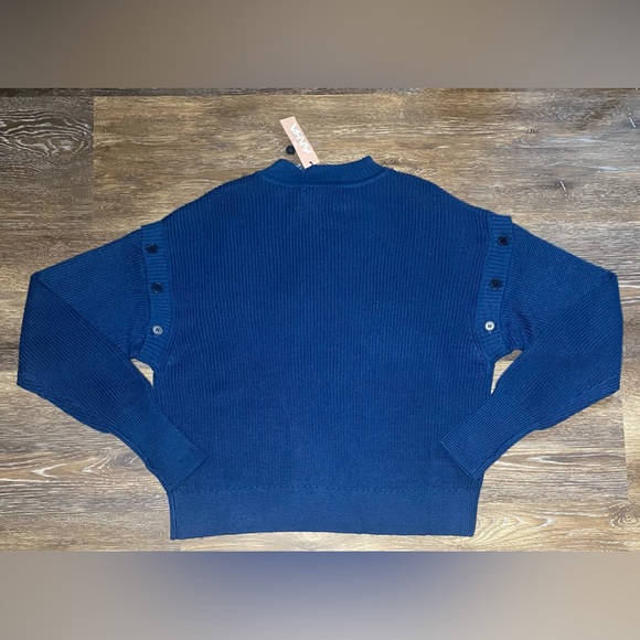 NWT VHNY WOMENS OVERSIZED SWEATER WITH REMOVABLE SLEEVES SIZE L/XL IN BLUE - Picture 4 of 9